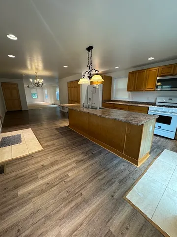 $3,250 | 68 Prospect Street, Hatfield, MA 01038
