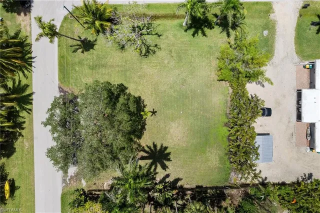 $665,000 | 1300 Venetian Way, Naples, FL 34110