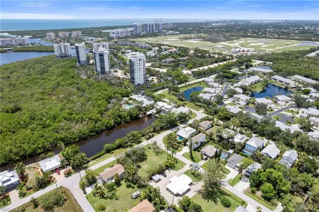 $665,000 | 1300 Venetian Way, Naples, FL 34110