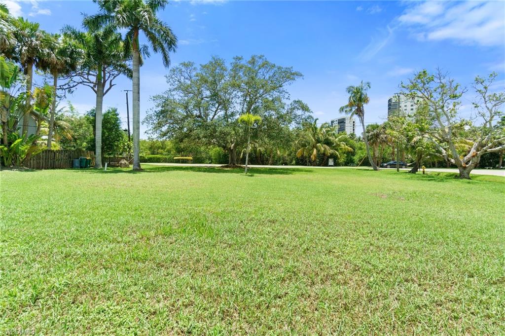 1300 Venetian Way Naples, FL 34110 - Photo 4 of 40 Beautiful double-cleared corner lot!