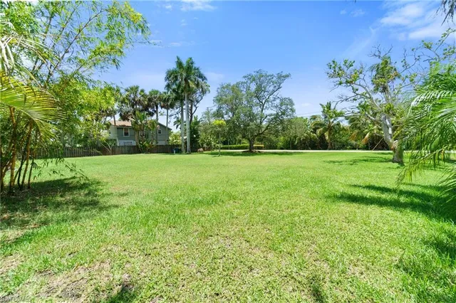 $665,000 | 1300 Venetian Way, Naples, FL 34110