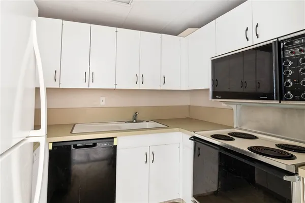$155,000 | 4600 Ocean Drive, Unit 906, Corpus Christi, TX 78412