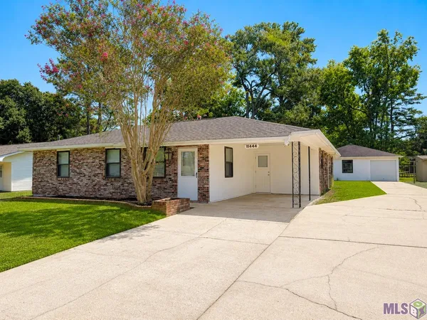 $2,100 | 11444 St Lawrence Drive, Baton Rouge, LA 70811