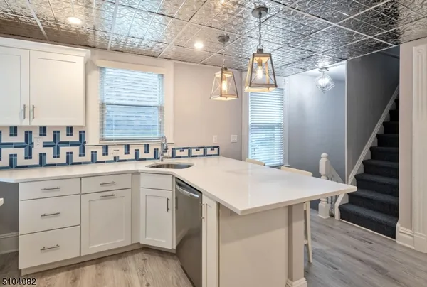 $2,800 | 204 Forest Street, Unit 2, Montclair, NJ 07042