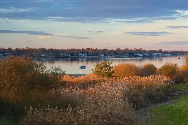 $1,095,000 | 2 Bagy Wrinkle Cove, Warren, RI 02885