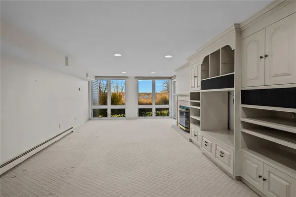 $1,095,000 | 2 Bagy Wrinkle Cove, Warren, RI 02885