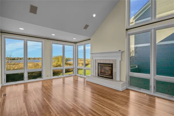 $1,095,000 | 2 Bagy Wrinkle Cove, Warren, RI 02885