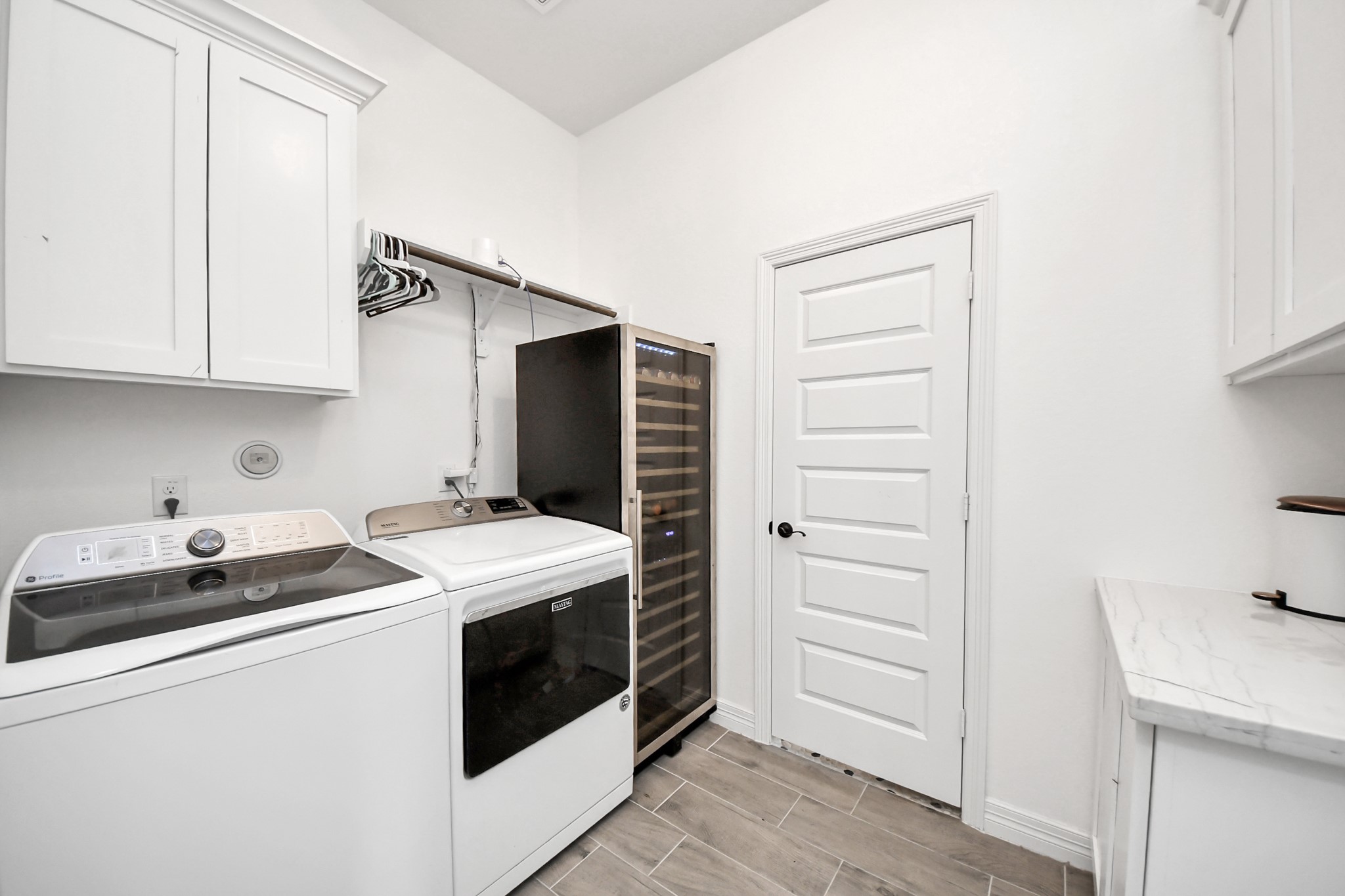 111 Alder Loop Anahuac, TX 77514 - Photo 41 of 50 Laundry Room-Has entrance to garage and 3rd bedroom