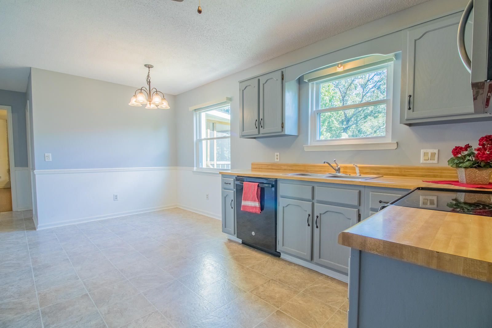 8819 Hurricane Ridge Road Chattanooga, TN 37421 - Photo 10 of 49 8819-Hurricane-Ridge-Rd-Low-Res-30