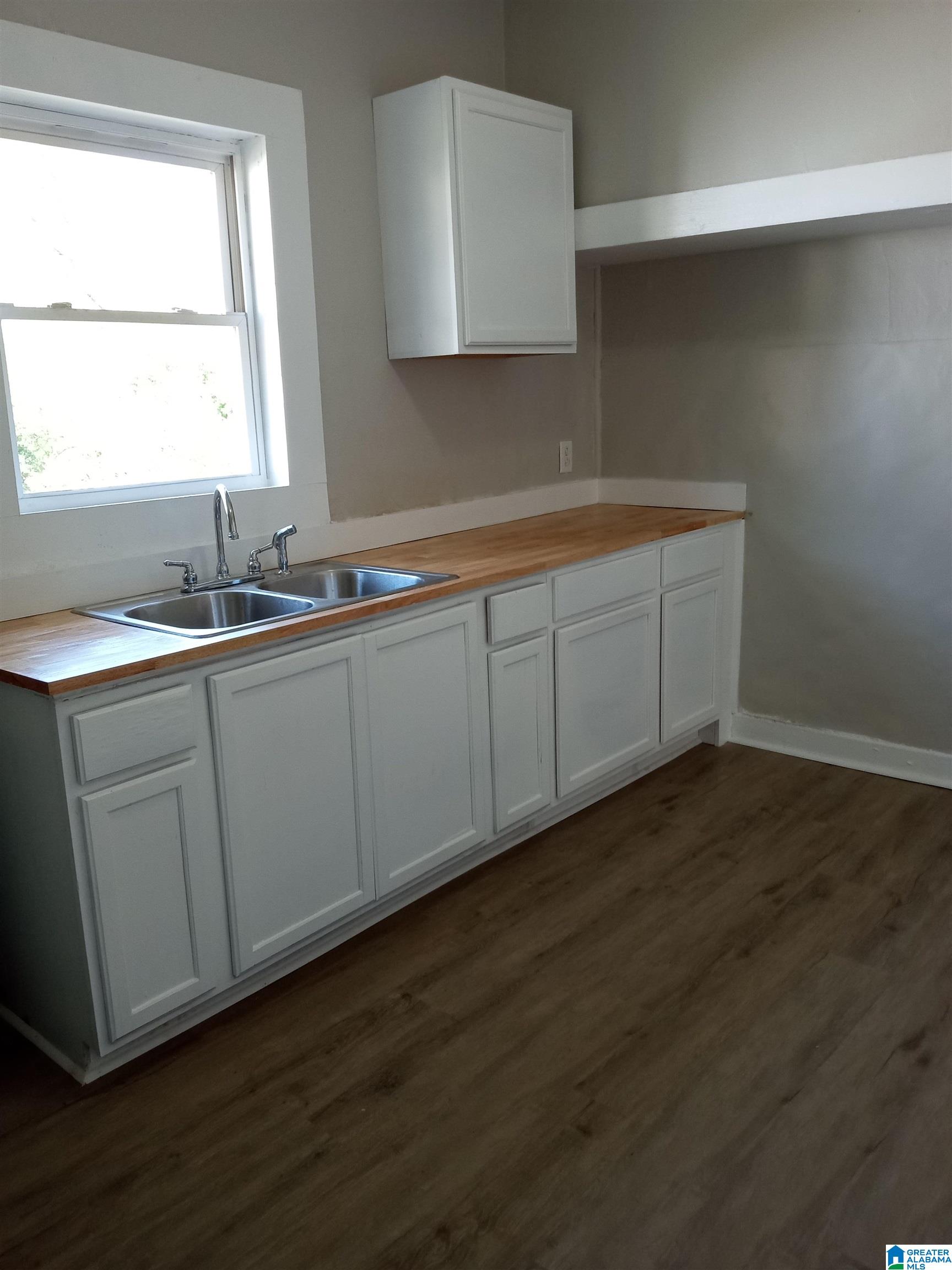 1133 14th Place Southwest Birmingham, AL 35211 - Photo 3 of 19