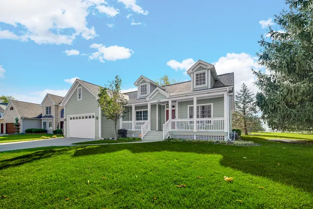 $425,000 | 2161 Burnham Court, Algonquin, IL 60102