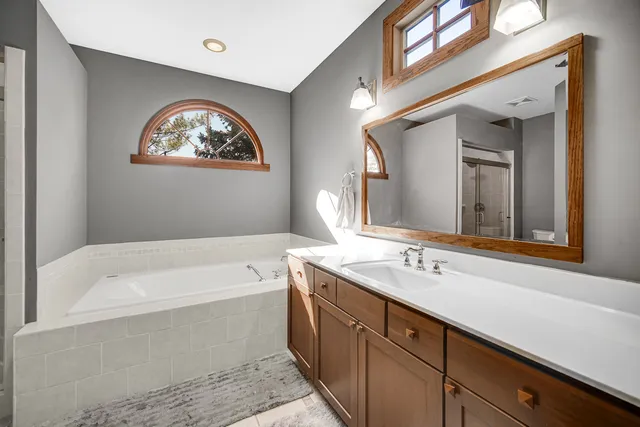 $425,000 | 2161 Burnham Court, Algonquin, IL 60102