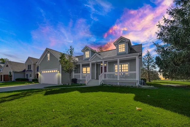 $425,000 | 2161 Burnham Court, Algonquin, IL 60102