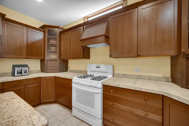 $425,000 | 2161 Burnham Court, Algonquin, IL 60102