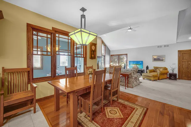 $425,000 | 2161 Burnham Court, Algonquin, IL 60102