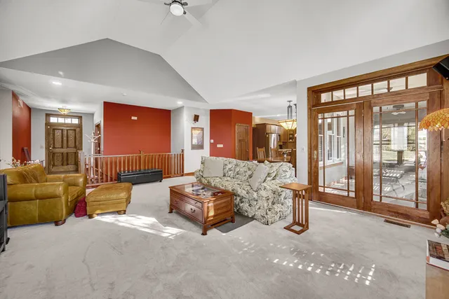 $425,000 | 2161 Burnham Court, Algonquin, IL 60102