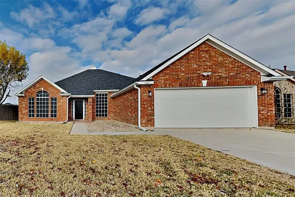 $2,550 | 301 Hudson Falls Drive, Arlington, TX 76002