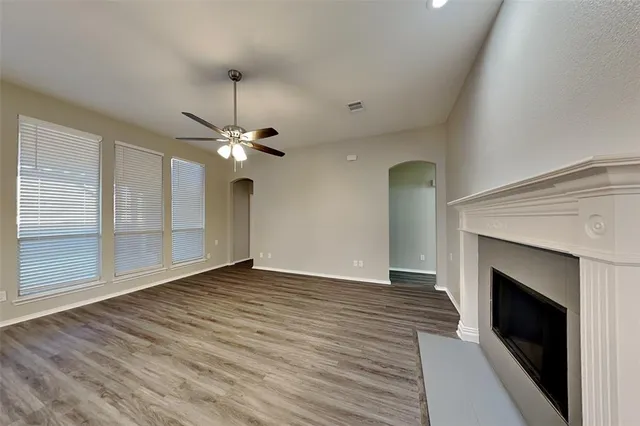 $2,550 | 301 Hudson Falls Drive, Arlington, TX 76002