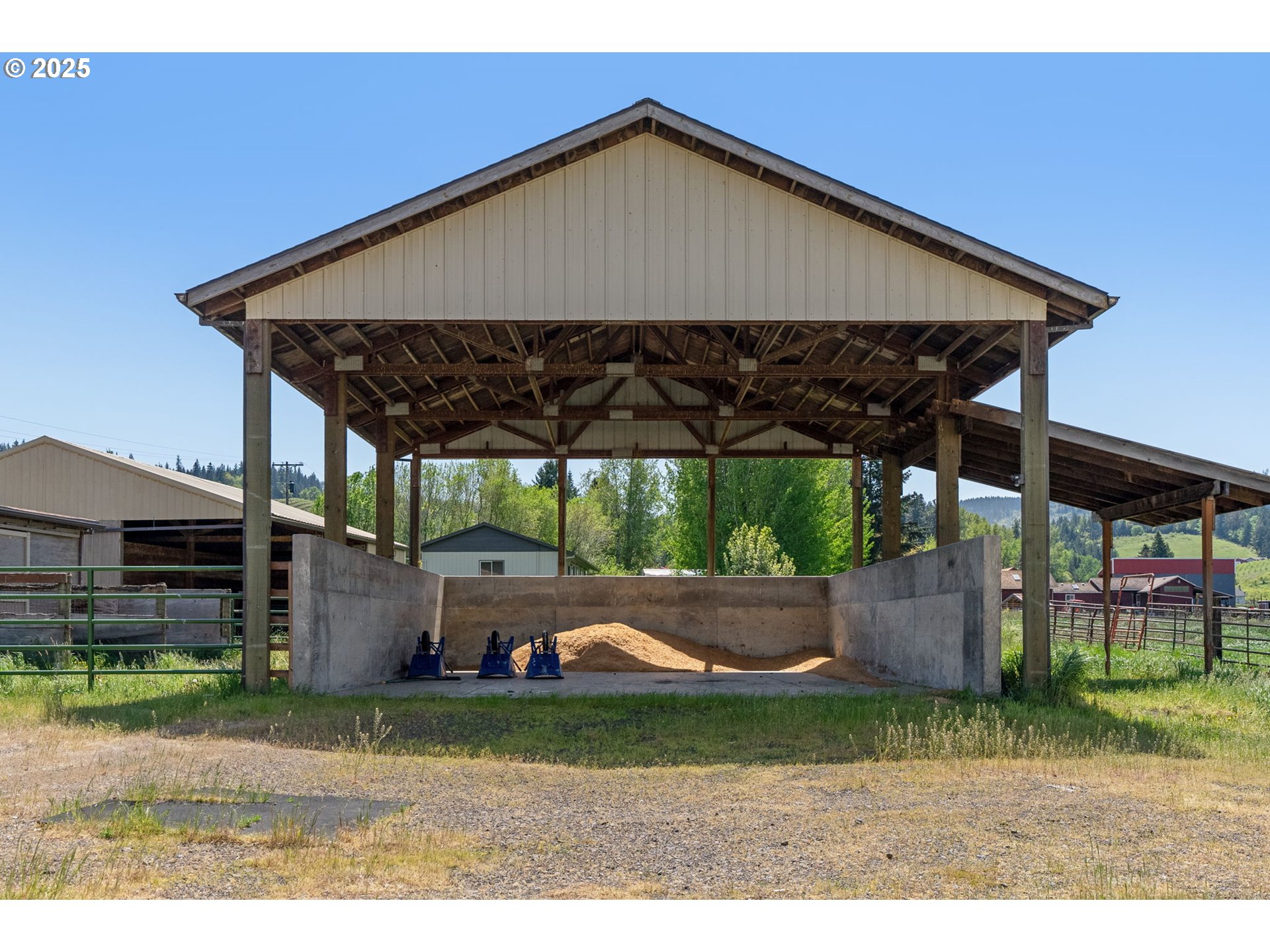 3900 Wyeast Road Hood River, OR 97031 - Photo 32 of 46 Gallery Image 32