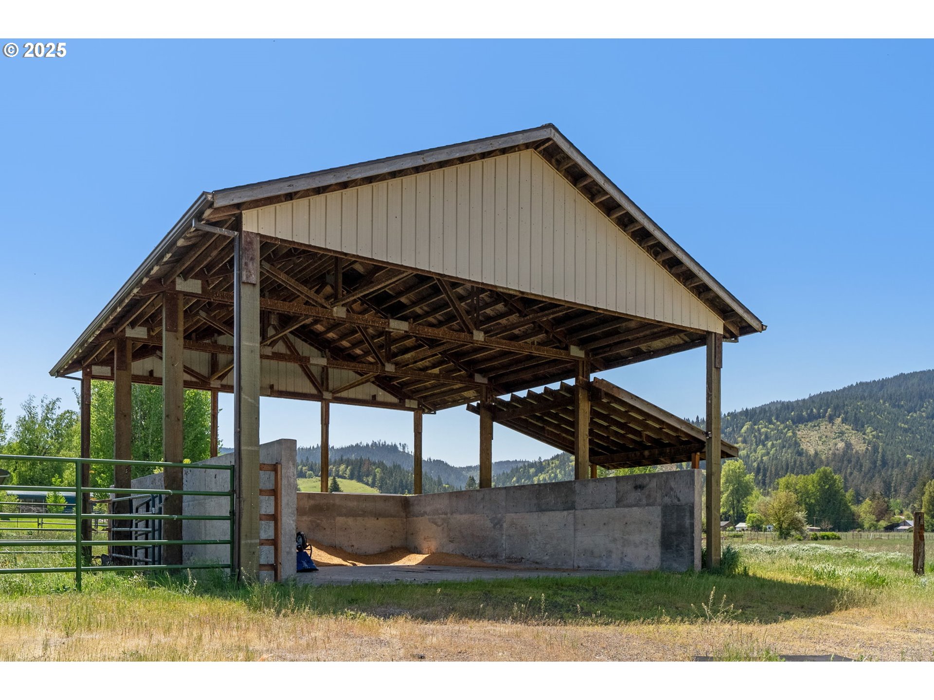 3900 Wyeast Road Hood River, OR 97031 - Photo 33 of 46 Gallery Image 33