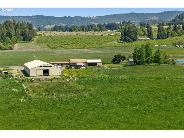$995,000 | 3900 Wyeast Road, Hood River, OR 97031