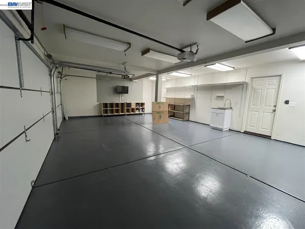 a view of a garage