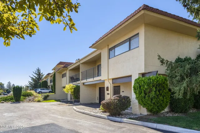 $3,400 | 3447 Skyline Boulevard, Reno, NV 89509