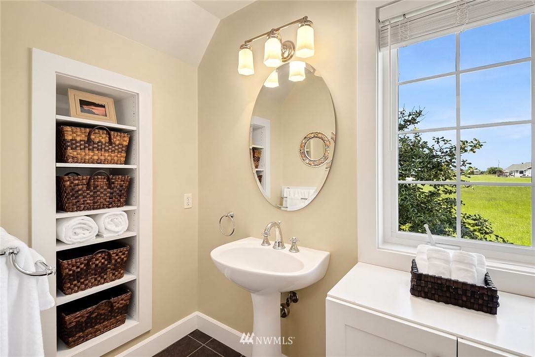 1856 Penn Cove Road Oak Harbor, WA 98277 - Photo 12 of 35 Gallery Image 12