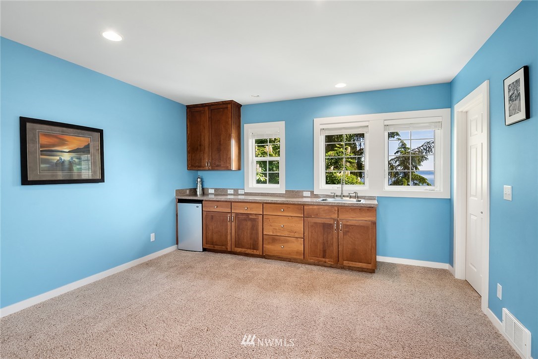 1856 Penn Cove Road Oak Harbor, WA 98277 - Photo 18 of 35 Gallery Image 18