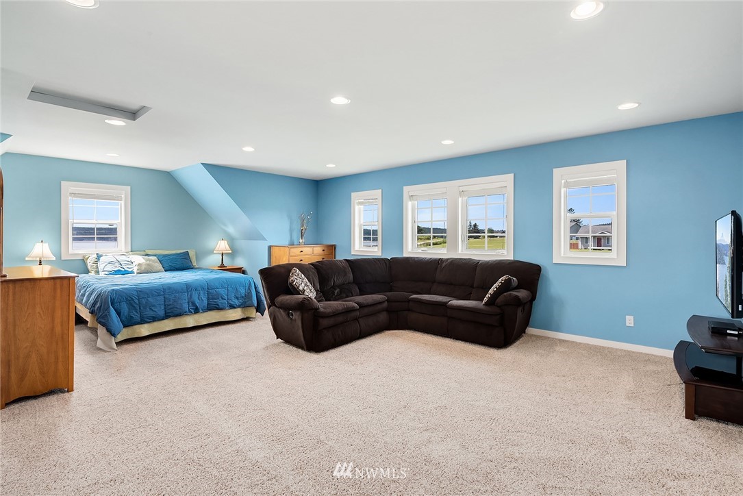 1856 Penn Cove Road Oak Harbor, WA 98277 - Photo 19 of 35 Gallery Image 19