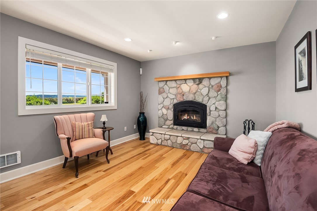 1856 Penn Cove Road Oak Harbor, WA 98277 - Photo 3 of 35 Gallery Image 3