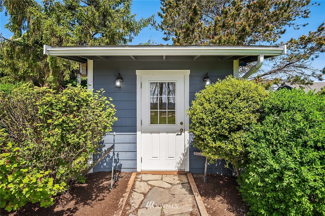 1856 Penn Cove Road Oak Harbor, WA 98277 - Photo 27 of 35 Gallery Image 27