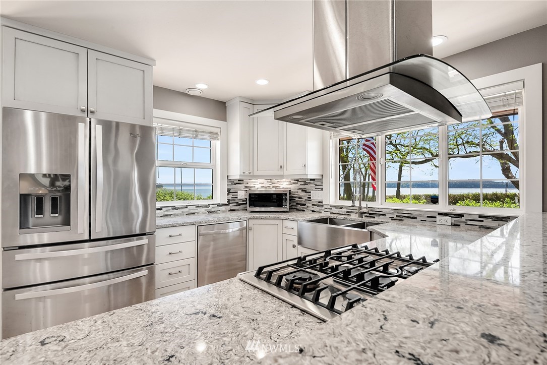 1856 Penn Cove Road Oak Harbor, WA 98277 - Photo 6 of 35 Gallery Image 6
