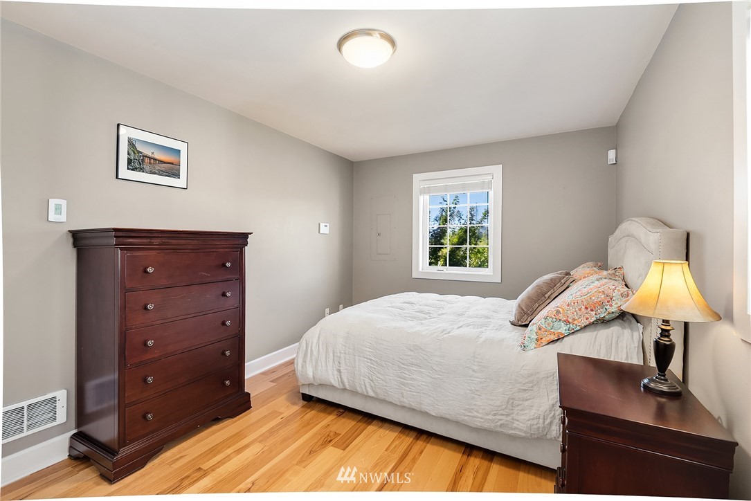 1856 Penn Cove Road Oak Harbor, WA 98277 - Photo 8 of 35 Gallery Image 8