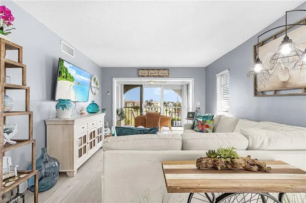 $315,000 | 53 High Point Circle West, Unit 310, Naples, FL 34103