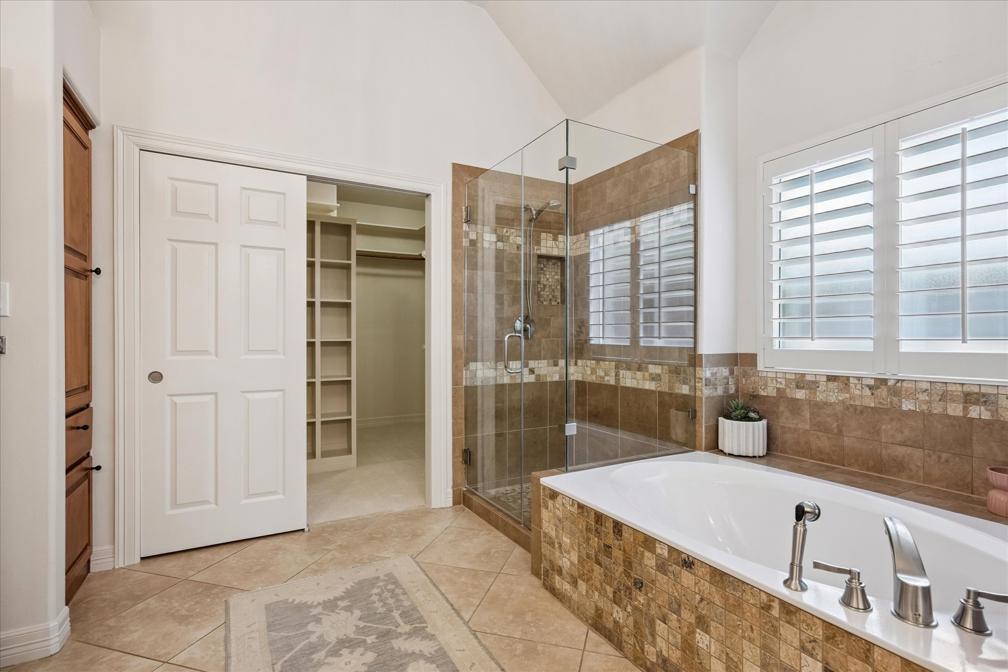110 Copperleaf Road Lakeway, TX 78734 - Photo 14 of 35