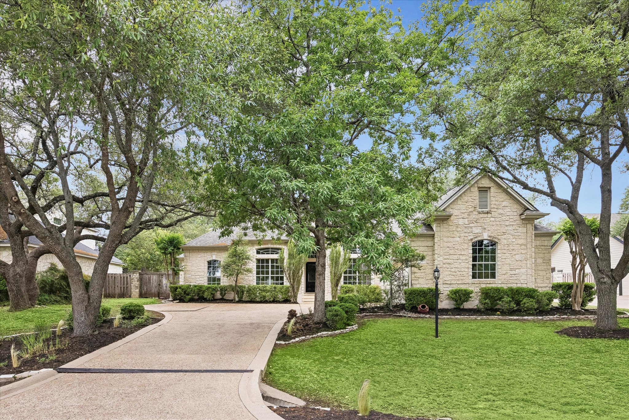 110 Copperleaf Road Lakeway, TX 78734 - Photo 24 of 35