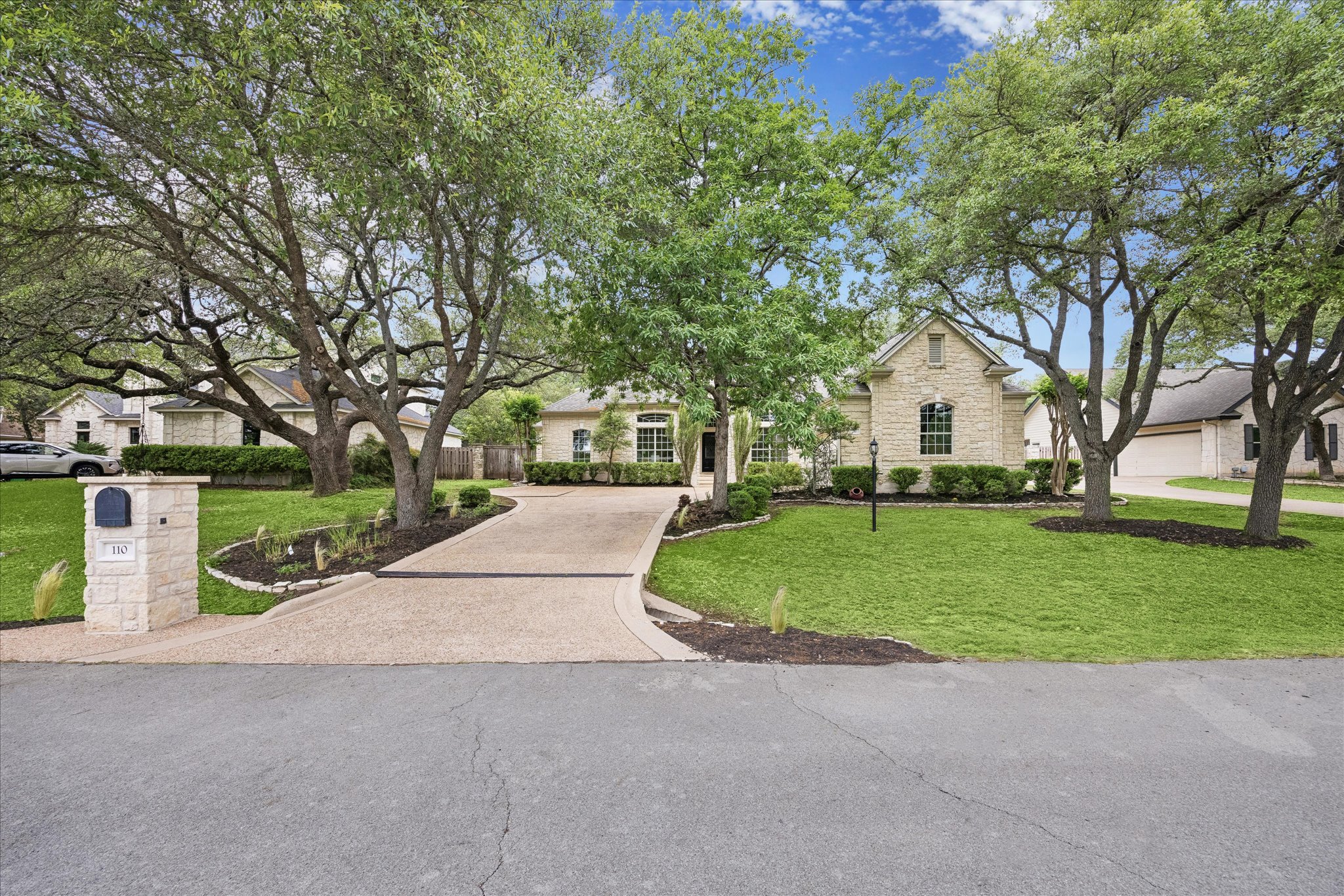 110 Copperleaf Road Lakeway, TX 78734 - Photo 3 of 35