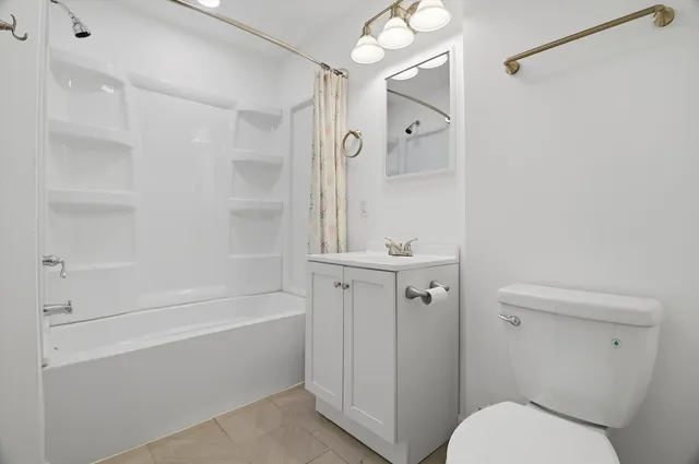 $259,900 | 42380 North Lake Drive, Antioch, IL 60002