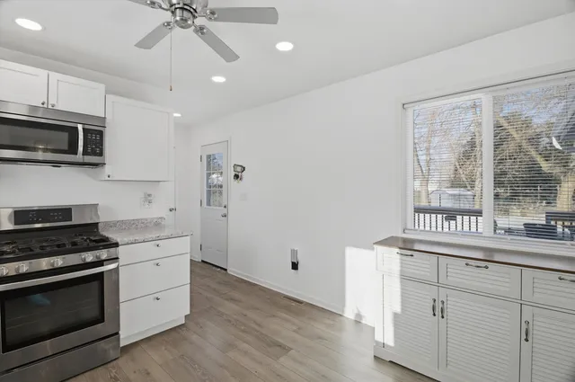 $259,900 | 42380 North Lake Drive, Antioch, IL 60002