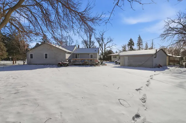 $259,900 | 42380 North Lake Drive, Antioch, IL 60002