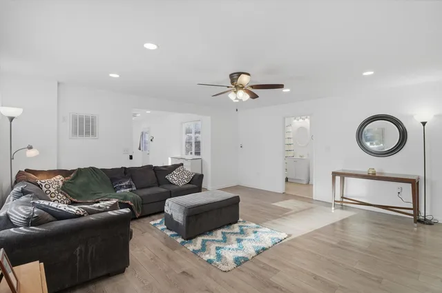 $259,900 | 42380 North Lake Drive, Antioch, IL 60002