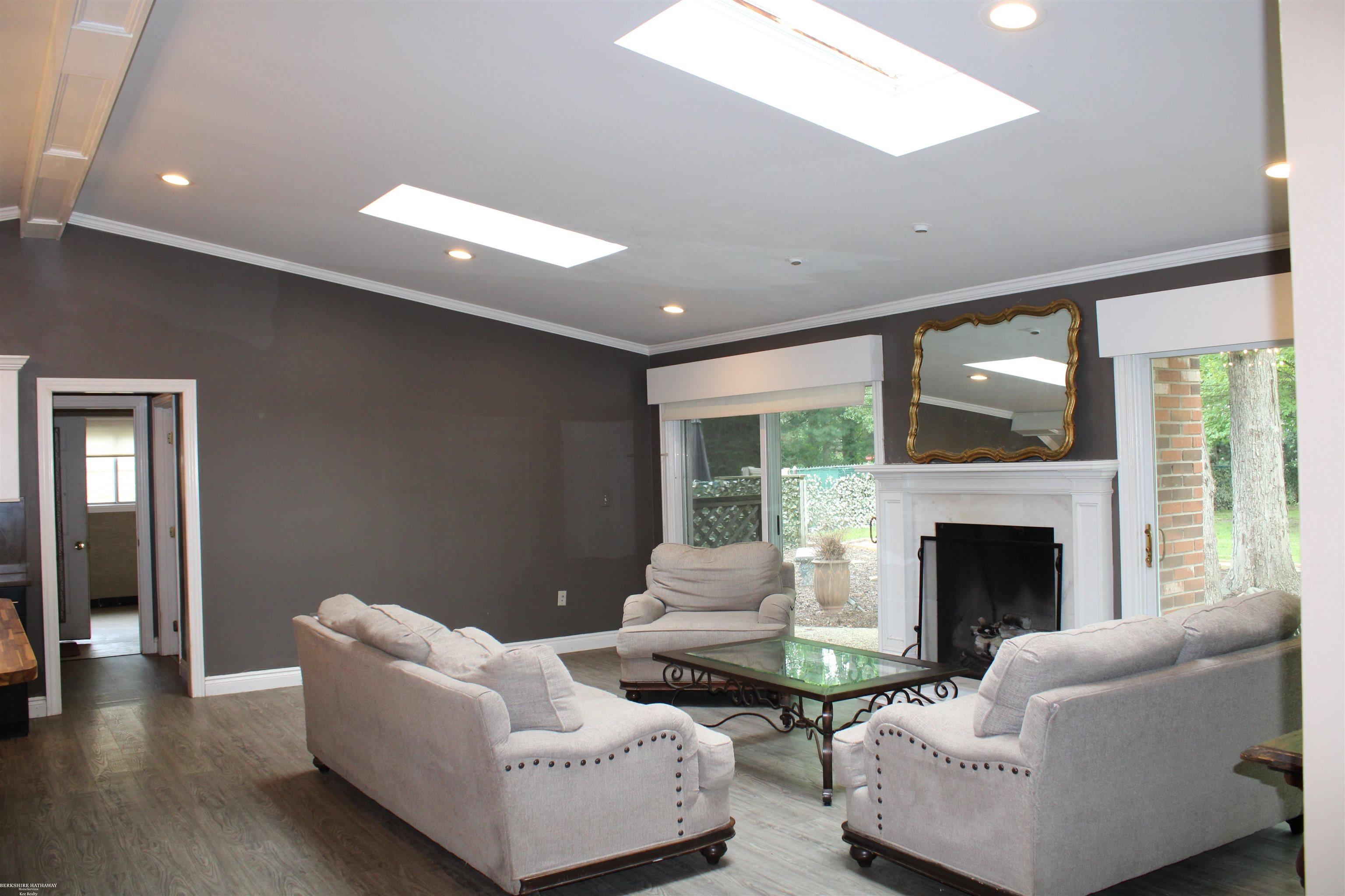8981 Devon Drive Utica, MI 48317 - Photo 12 of 31 50114324-11.JPG