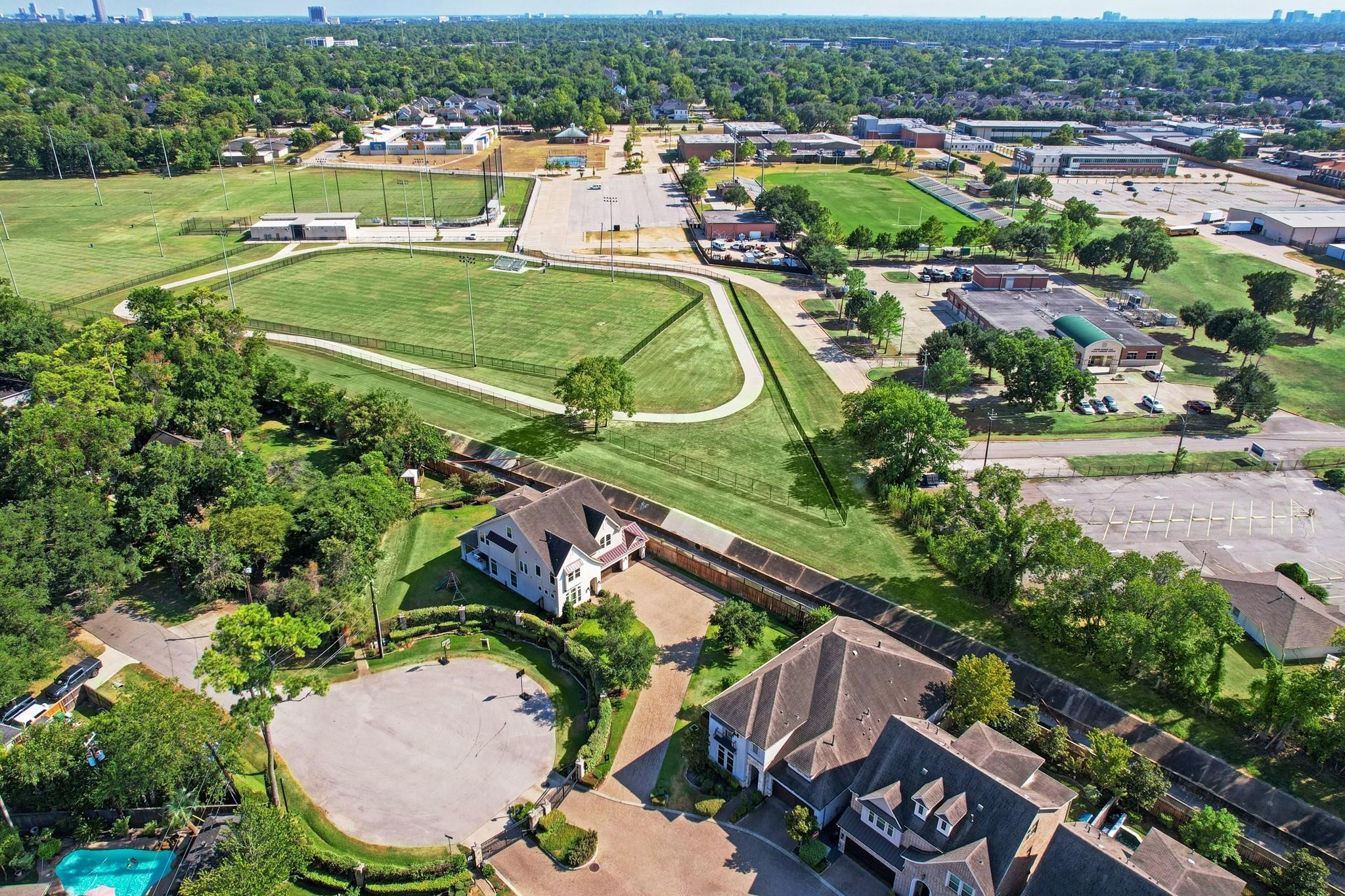 1607 Pinot Circle Houston, TX 77055 - Photo 41 of 43 This end unit home also backs up to green space for ultimate privacy!