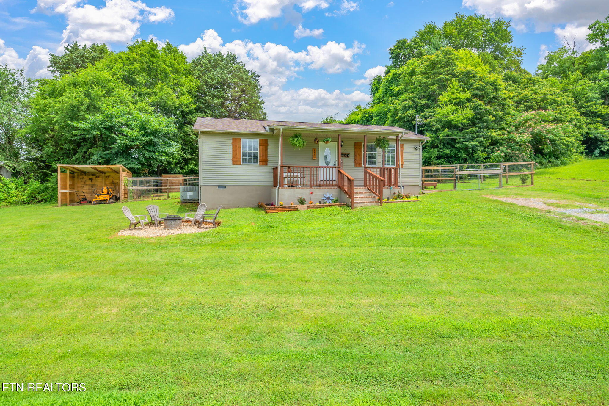 555 North Trigonia Road Greenback, TN 37742 - Photo 3 of 41 3-web-or-mls-555 N. Trigonia Road-4