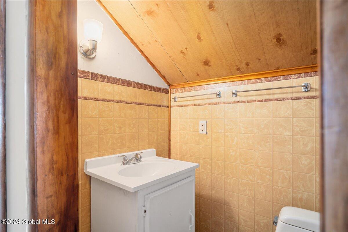 2838 Halsey Drive Schenectady, NY 12304 - Photo 19 of 28 21-2838 HALSEY-33