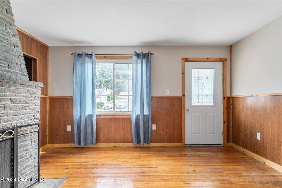 2838 Halsey Drive Schenectady, NY 12304 - Photo 5 of 28 02-2838 HALSEY-29