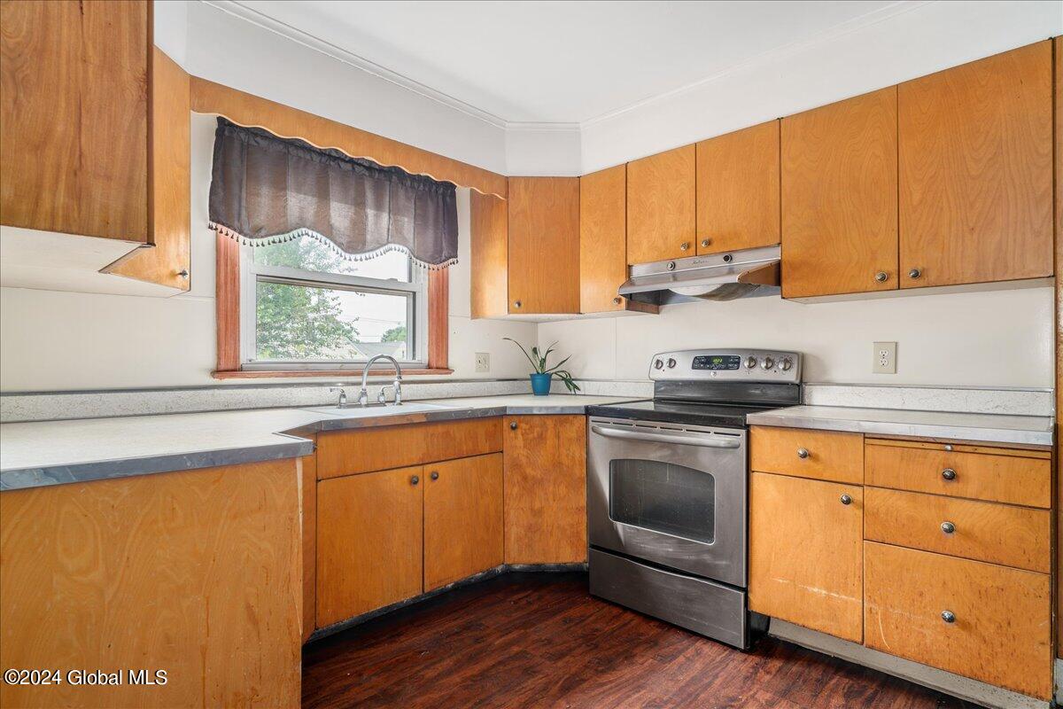 2838 Halsey Drive Schenectady, NY 12304 - Photo 9 of 28 10-2838 HALSEY-24