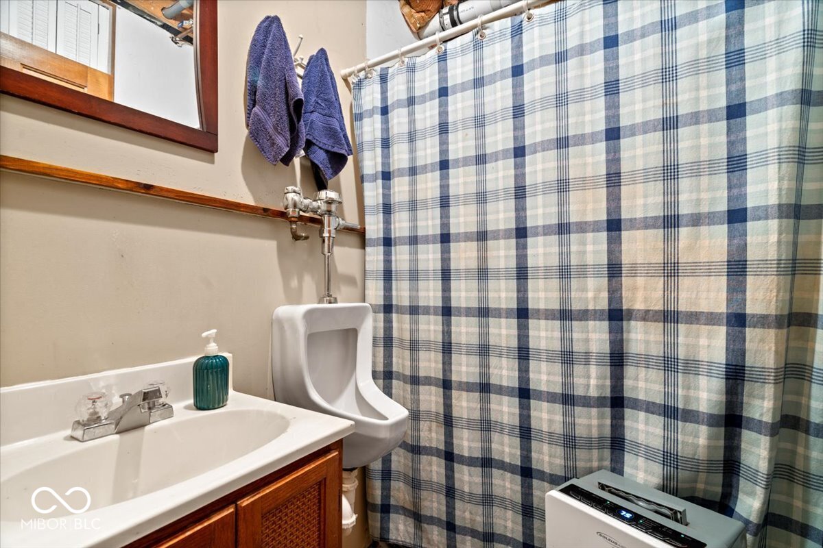 6975 Milhouse Road Indianapolis, IN 46221 - Photo 23 of 54