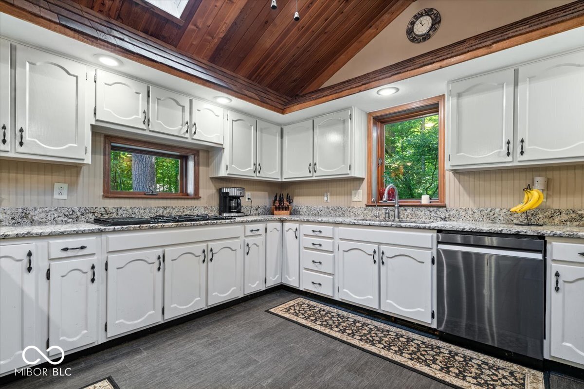 6975 Milhouse Road Indianapolis, IN 46221 - Photo 10 of 54